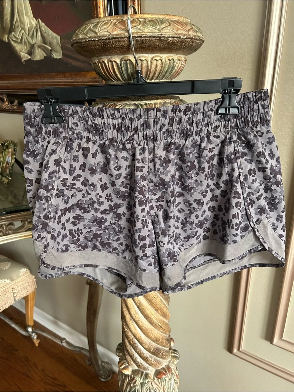 Athleta Mesh Racer Run Floral Lined Running Shorts Gray Size Small